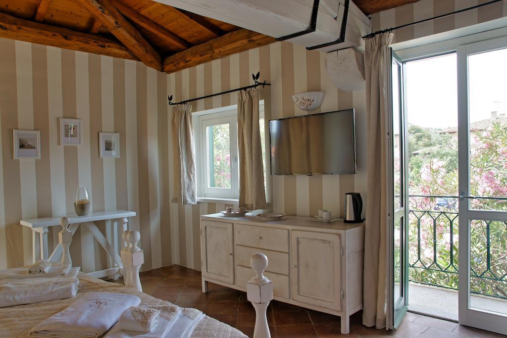 Domus Corallia-Luxury Rooms Porto Rotondo Room photo